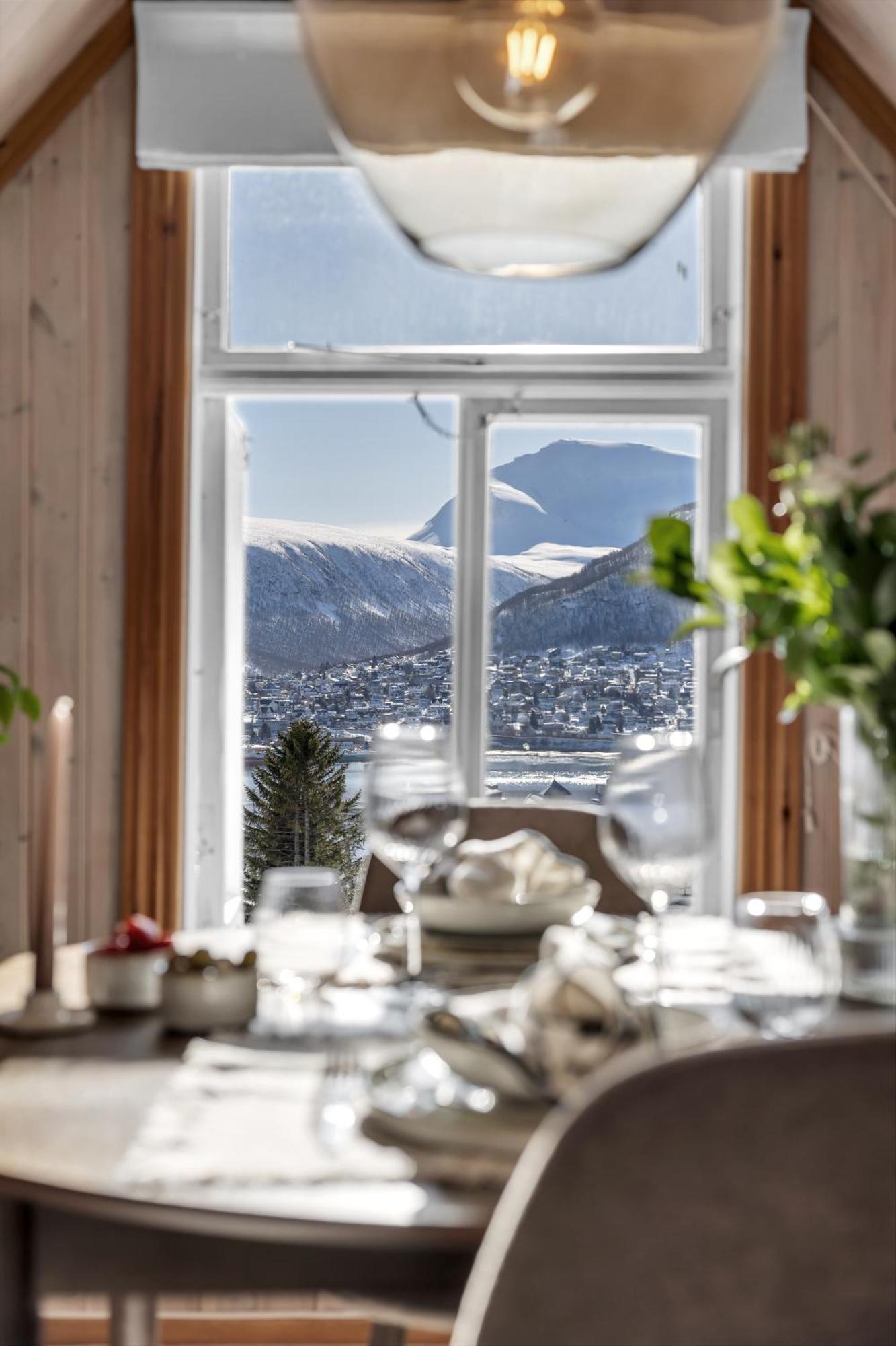 Cozy Central Loft Apartment With Amazing View Τρόμσο Εξωτερικό φωτογραφία